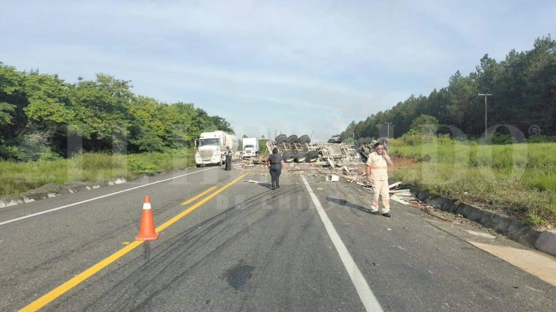 bloqueo por volcadura de trá